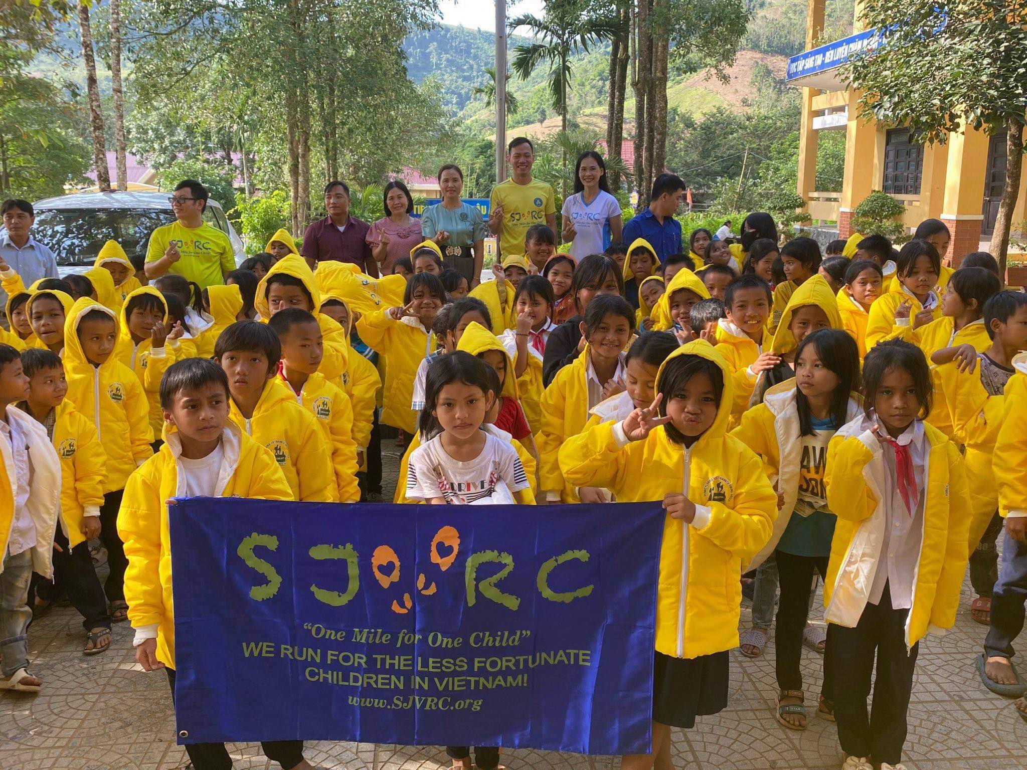 SJVRC “One Mile for One Child” Charity Ao Am Tình Thương Hue 2023